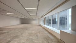 Singapore Land Tower (D1), Office #581154041